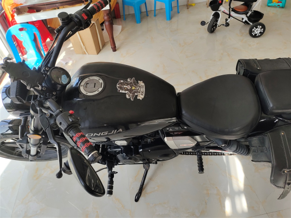 本人家有一辆闲置的摩托车，现4500元对外出售