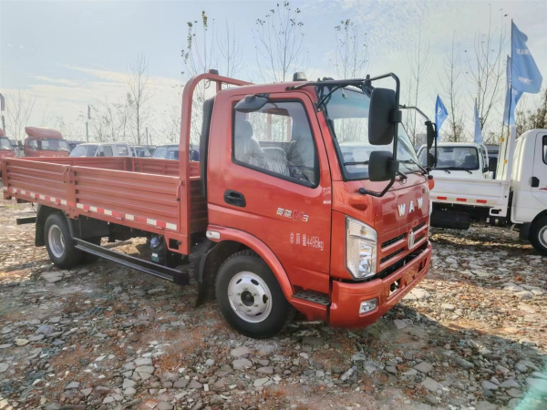 本人求购一辆个人二手4.2米平板蓝牌小货车