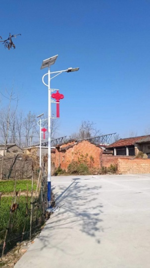 本公司专业生产批发太阳能路灯，专业非标定制，厂家直批